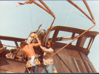 Illustration for article titled Secret behind-the-scenes Star Wars photos show the final flight of Boba Fett